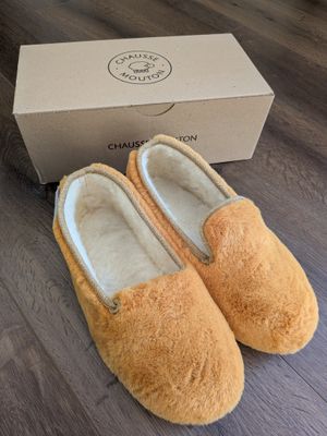 Paire de charentaises de marque CHAUSSE MOUTON