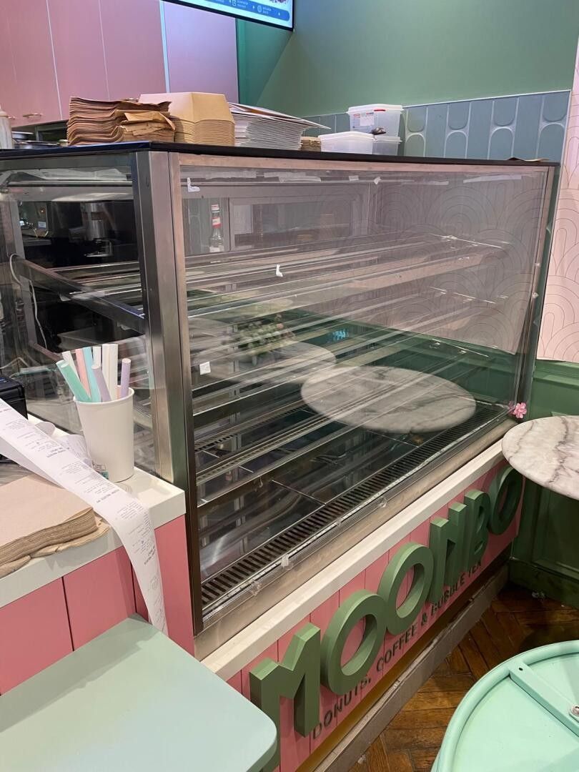 Vitrine de comptoir service arrière sans marque apparente 3 …