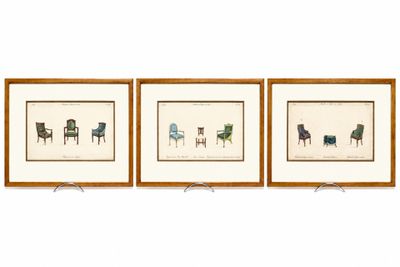 trois photos encadrées représentant des chaises et une table sur fond blanc