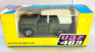 UAZ 469 - 4X4 militaire soviétique 1/43 vert avec toit bâché et sa boî - Photo 1