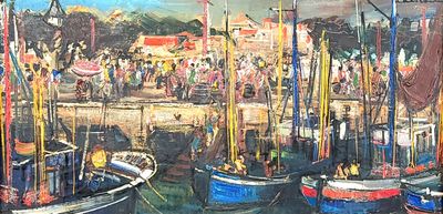 many boats that are sitting in the water