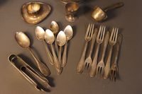 Lot d'objets en métal argenté comprenant : - sceau à glaçon … (photo 2)