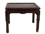image d'une table en bois avec un plateau en verre sur fond blanc