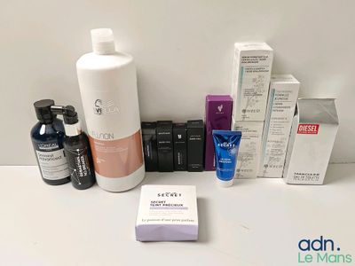 de nombreux types de produits de soins de la peau sur la table