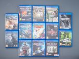 beaucoup de jaquettes de jeux vidéo accrochées au mur