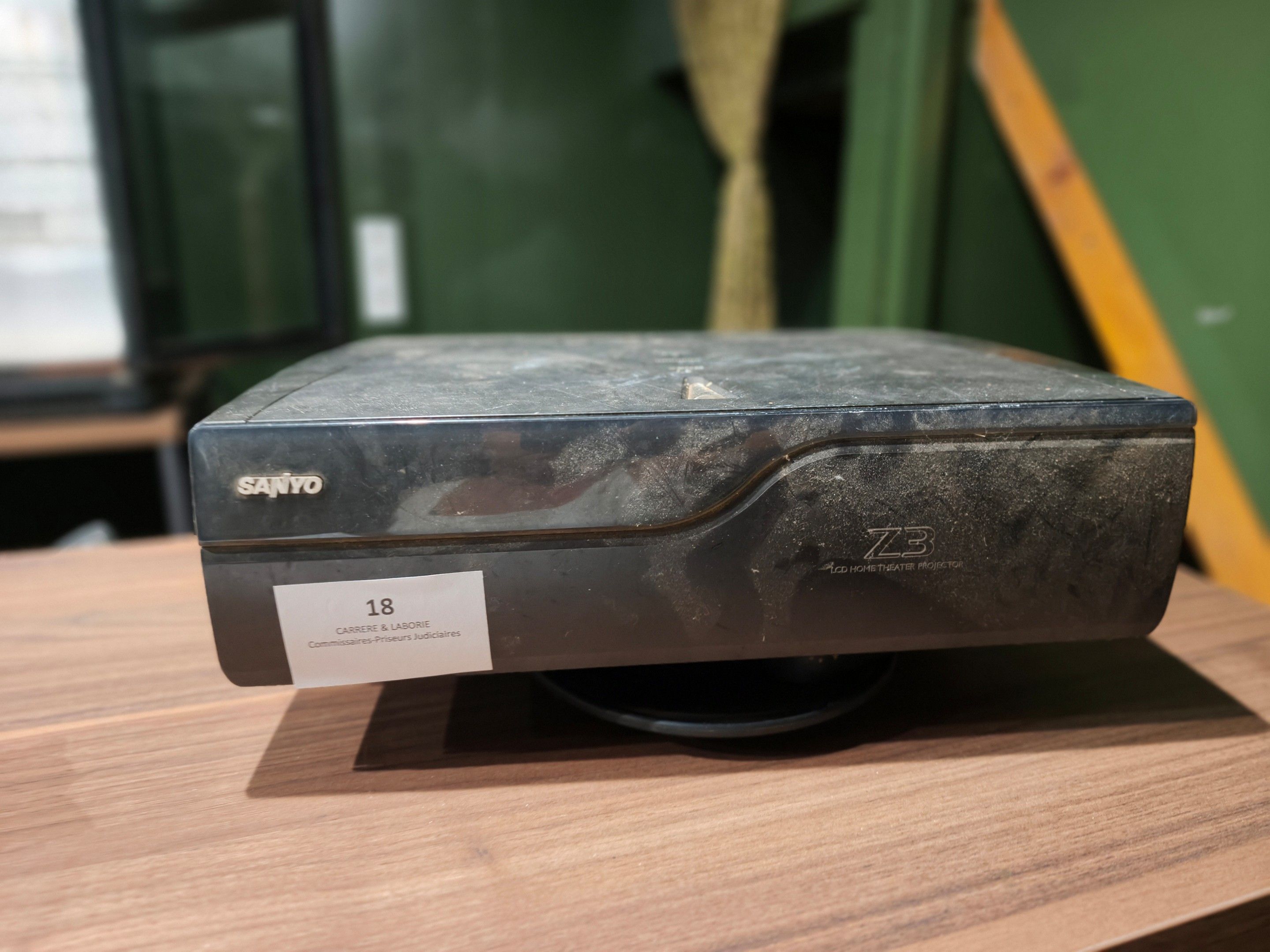 Projecteur ZANIO 23