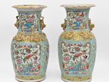 paire de vases chinois de la famille « famille » représentant des oiseaux et des fleurs