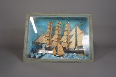 une photo d'une photo représentant un bateau dans une vitrine
