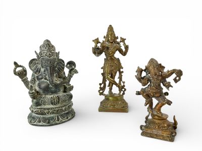 Inde, XXe siècle, Trois statuettes en bronze, représentant d…