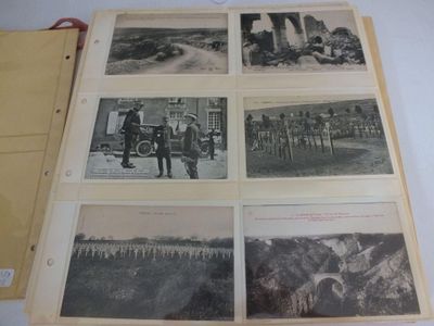 plusieurs vieilles photos en noir et blanc représentant des hommes et des femmes dans un champ