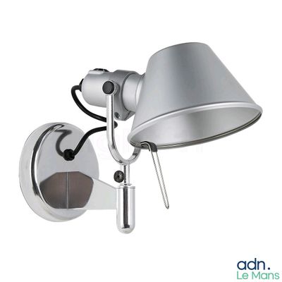 an image of a wall light with a lamp attached to it