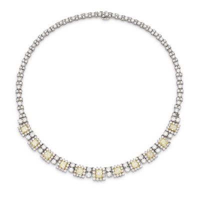 un collier de diamants jaunes et blancs, signé Van Cleef