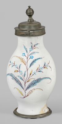 Grand berceau de Bayreuther Fayence. Scharffeuerdekor mit fe…