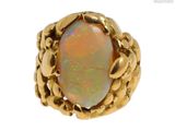 une bague « oplite » en or jaune 18 carats