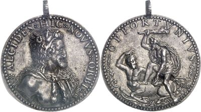 gros plan d'une pièce de monnaie sur laquelle figure une femme