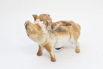 Tirelire au cochon ailé en fonte fer peinte en blanc, de la … - Photo 1