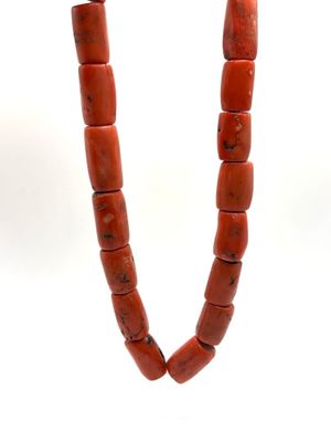 Partie de collier en perles de bambou de mer teinté( imitati…