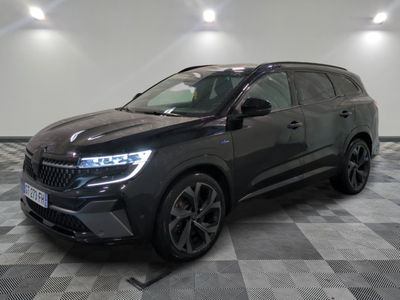 Le nouveau SUV Buick Enclave 2020 est exposé dans un showroom