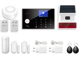 un ensemble de dispositifs de sécurité domestique comprenant un panneau solaire, une télécommande et un panneau solaire