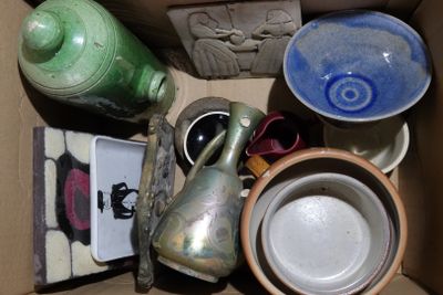 LOT de plaques décoratives en céramique : bas-reliefs, coupe… - Photo 1