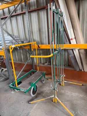 a small cart that is sitting in the middle of a room