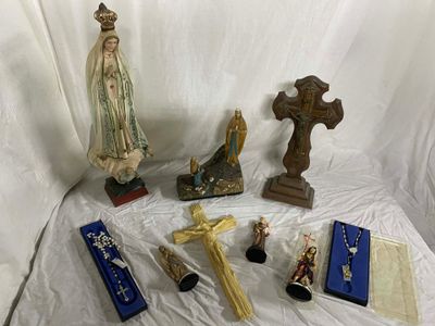 Lot d'objets religieux d'occasion