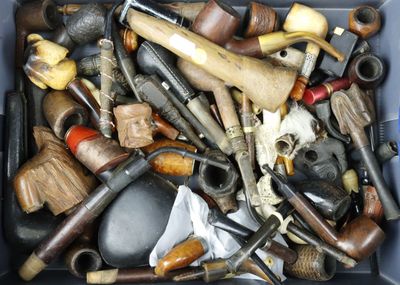 de nombreux types de pipes dans un bac