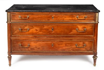 COMMODE en acajou et placage d'acajou de forme rectangulaire ouvrant p - Photo 1