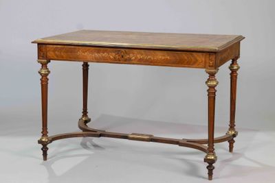 an image of a small table with a drawer on top of it