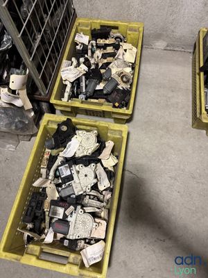 Lot à retirer à Lyon (69008) le lundi, mardi et jeudi de 08h…