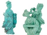 paire de statues chinoises représentant une femme et une autre femme assises sur un banc