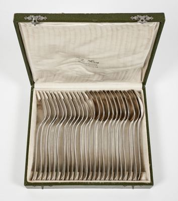 Douze couverts en argent. Minerve - Photo 1