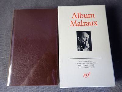 l'image d'un livre sur lequel figure l'image d'un homme