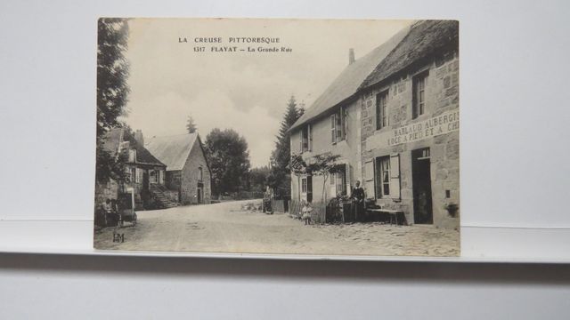 Flayat : La Grande Rue (PM 1317). TBE. Carte rare !!!