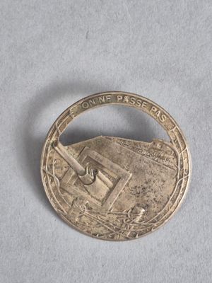 une image d'une pièce de monnaie posée sur une table