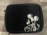 housse pour ordinateur portable Mickey Mouse avec un dessin de souris dessus