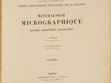 a black and white image of a book with a title in french
