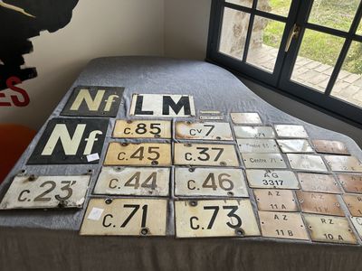 Lot de plaques émaillées : C23, NF de chez Deschamp SNCF St …