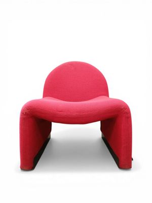 Un fauteuil ALKY tissu rouge dans le goût GIANCARLO PIRETTI