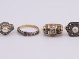 une collection de cinq bagues