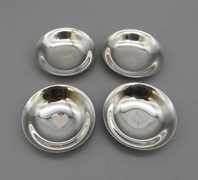 4 coupelles / cendrier de bridge en métal argenté gravé des …