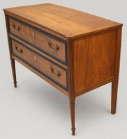 Commode en noyer de forme rectangulaire (photo 3)