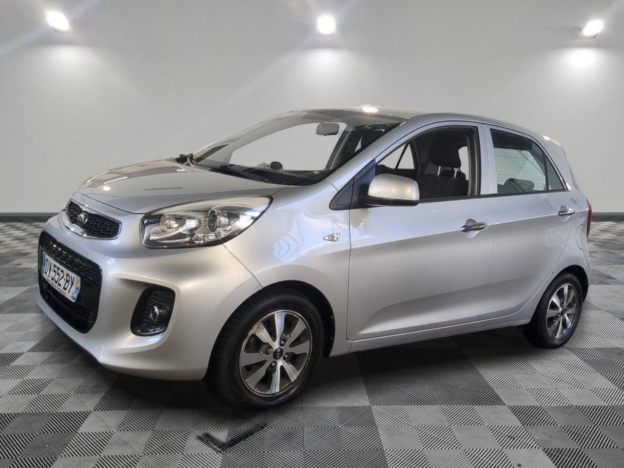 KIA Picanto 1.0L 66 CH Style - Voiture Urbaine Économique