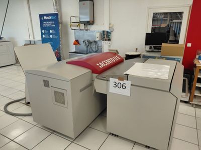 l'image d'une machine installée dans une pièce