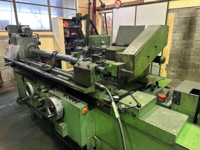 une machine qui se trouve dans une pièce