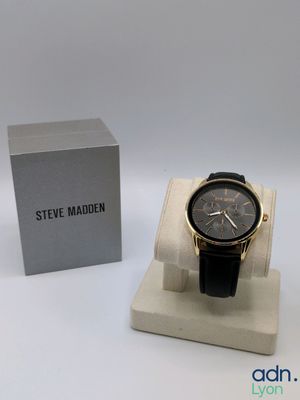 steve madden men ' s watch with black leather strap and gold case