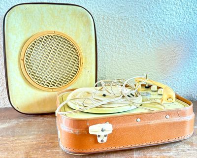 Tourne-disques vintage des années 1950-60, modèle valise crè…