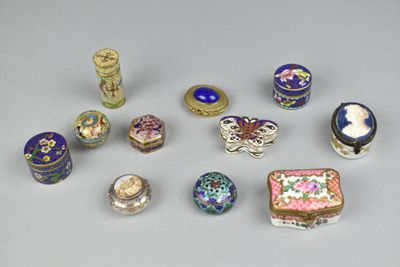 a lot of different items that are sitting on a table