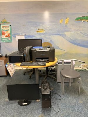 Important lot de matériel informatique comprenant :