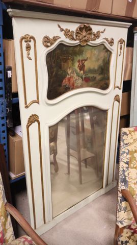 Trumeau de style Louis XV en bois rechampi blanc et doré à décor ...